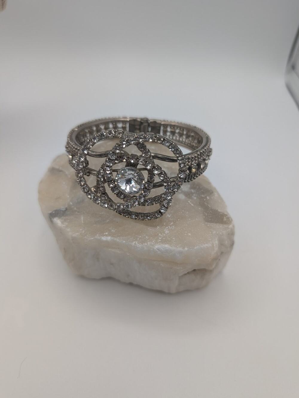 Ornate Silver Tone Crystal Rhinestone Bangle Bracelet Fashion Jewelry